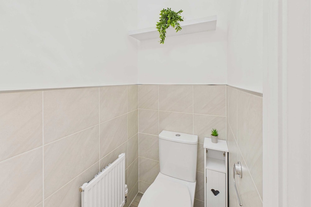 Host Stay Orient House