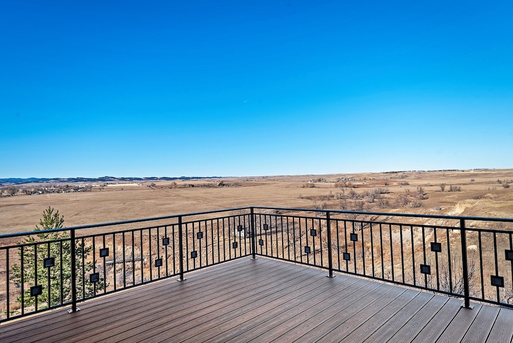 Raz Hideaway 7BR Ranch With Panoramic Mountain Views
