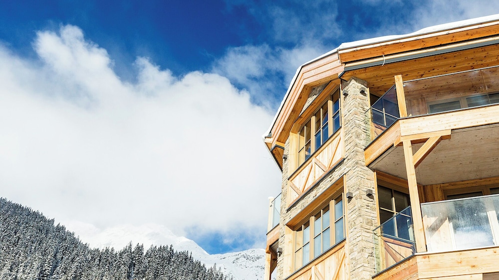 Mountain Spa Residences