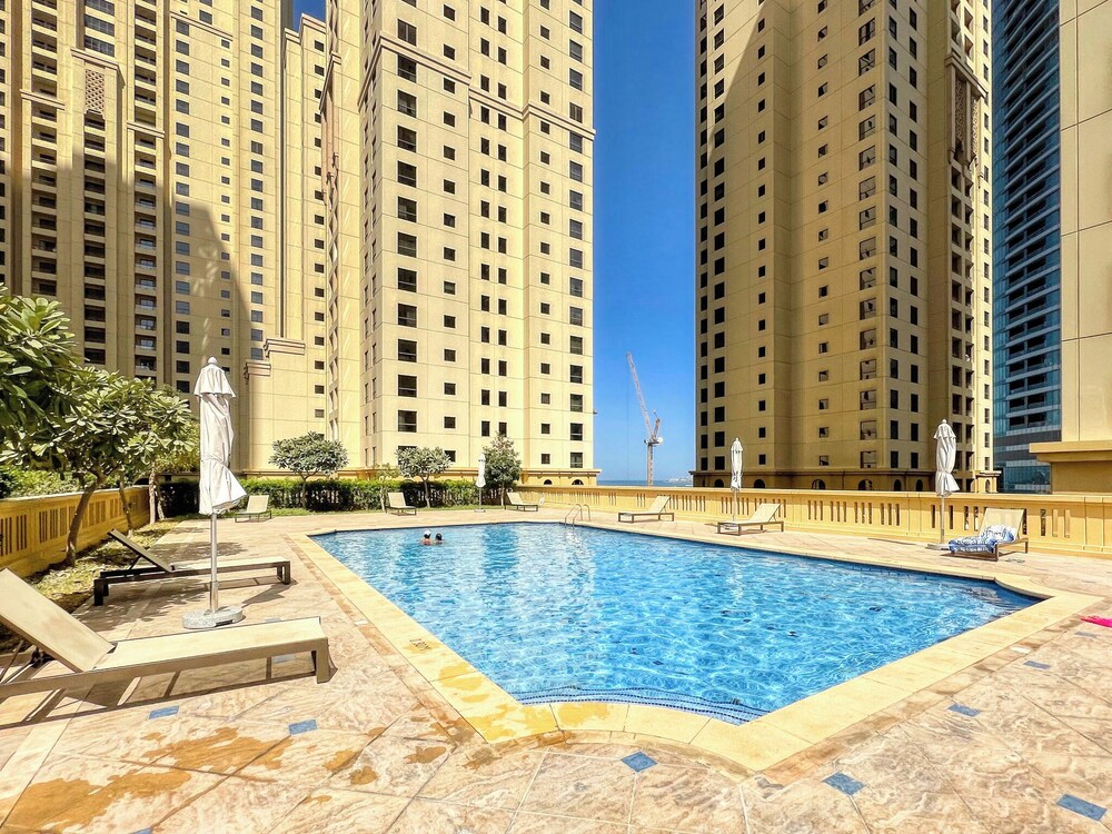 Cozy 1BR at Bahar with great view