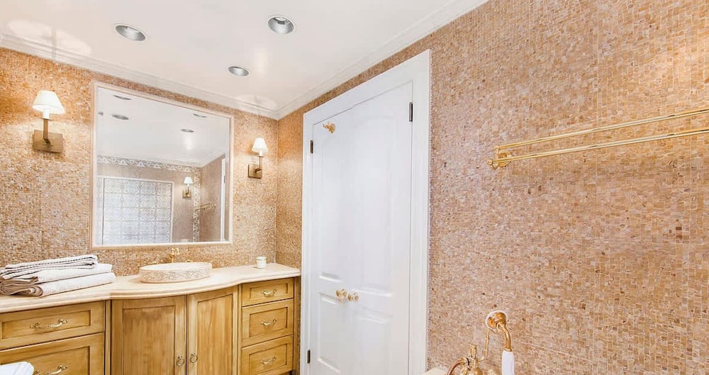 Downing Court by Rove 2BR Condo w Outdoor Spaces