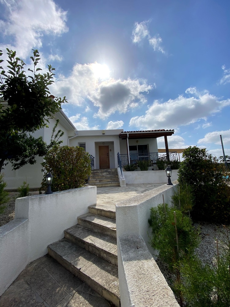 102 PAP - Stay Helios House