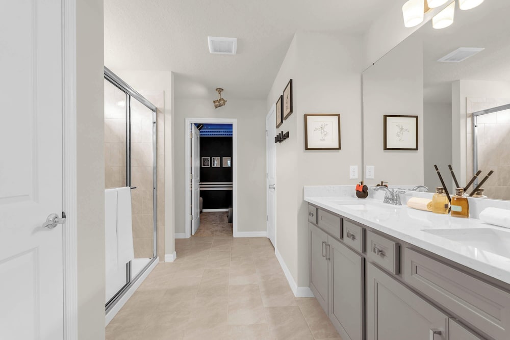 Upstay Disney 5BR Movie Mansionwindsor Cay Resort