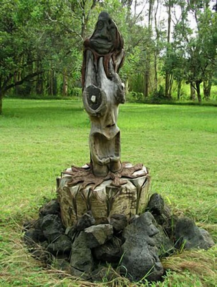 Lava Tree Tropic Inn