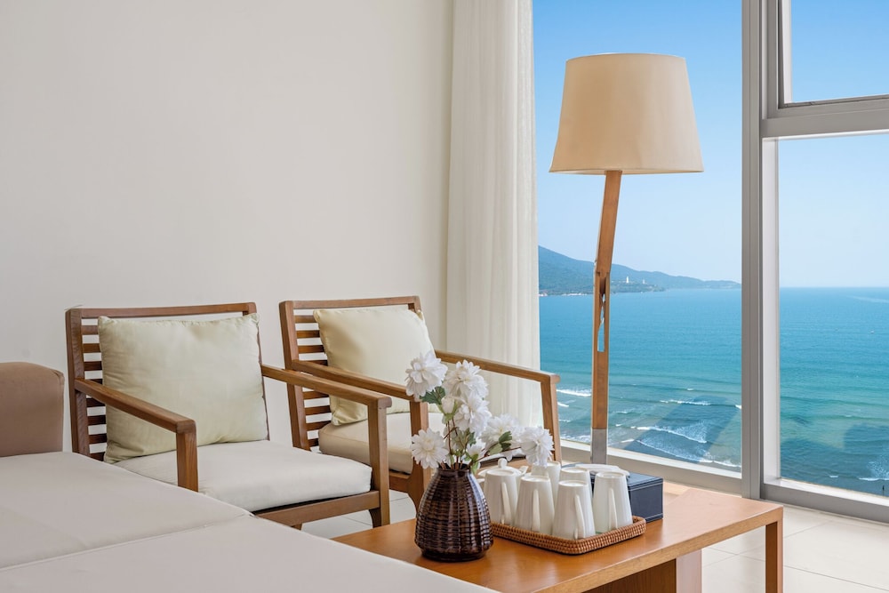 Signature Luxury Village