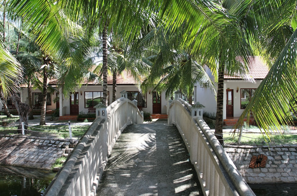 Dat Lanh Resort