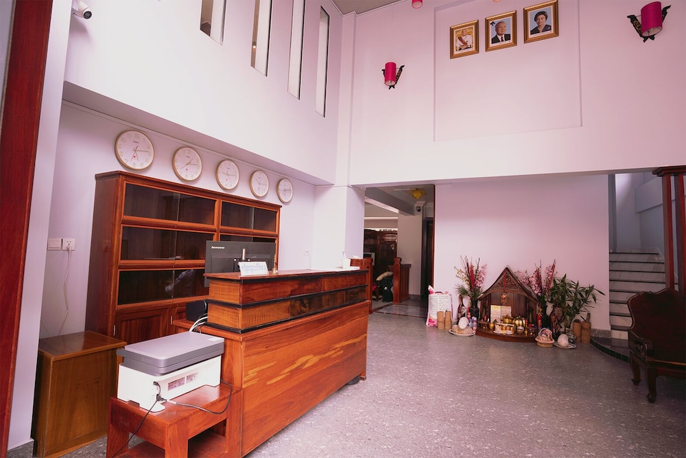 Daun Penh Palace Boutique