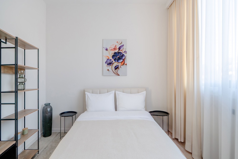 Niabi 3BDR Mansard