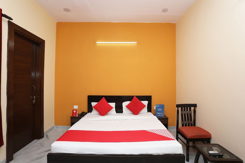 Noida Vacations - Capital O 30956 Moon Light - Property Image 3