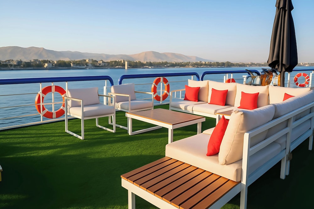Nile Cruise Rene, Every Wednesday from Aswan for 3 nights and every Saturday from Luxor for 4 nights, including three meals