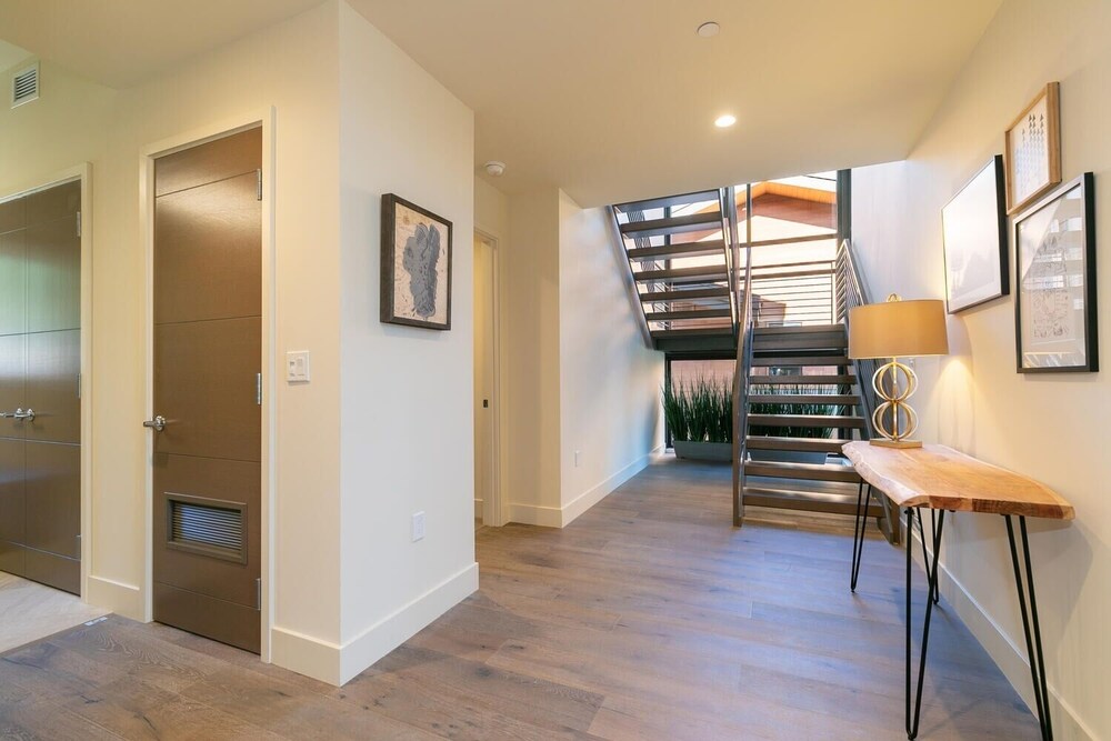 Crystal Bay Penthouse 301 3 Bedroom Condo