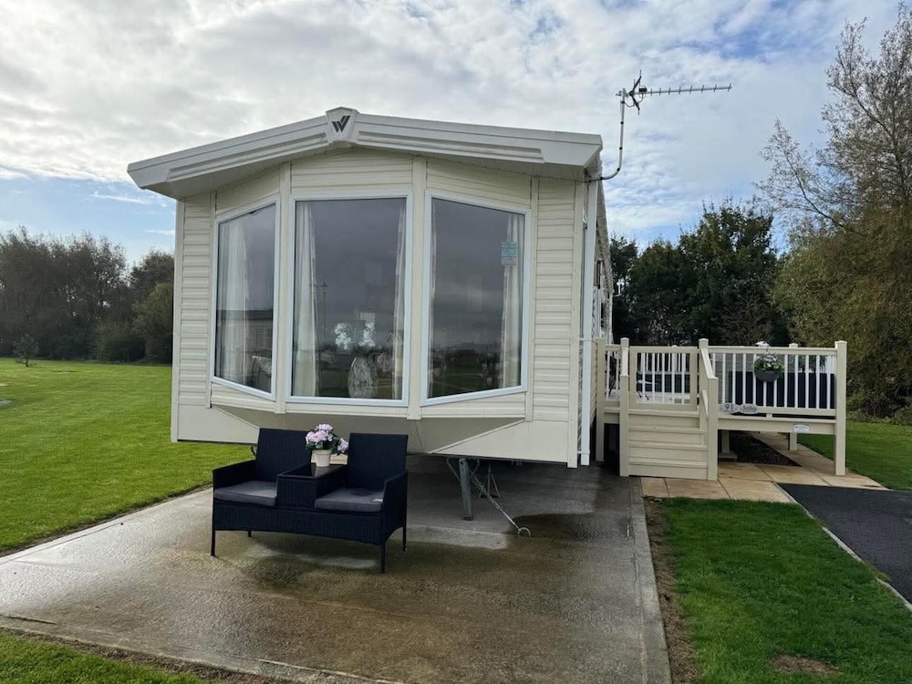 3bed-8berth- Hot Tub-mablethorpe-pet Friendly-wifi