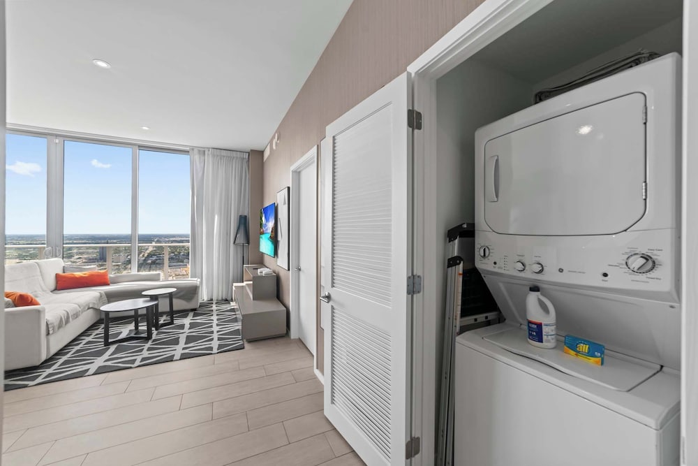 2BR Ocean Penthouse: Private Terrace & Hot Tub