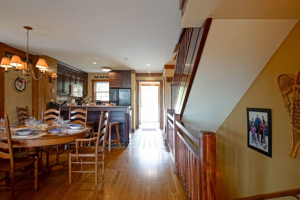 Camp 4 # 11: 3 Bedrooms + Bonus Sleeping Den, 3.5 Baths: Slope Side