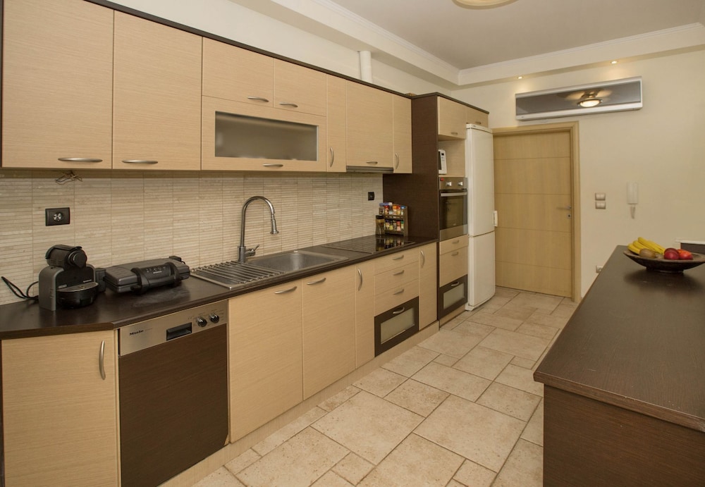 Family Getaway in Marathon by GHH