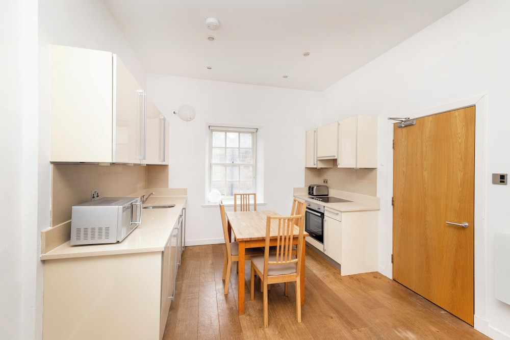 Superb Flats in the Heart of Edinburgh