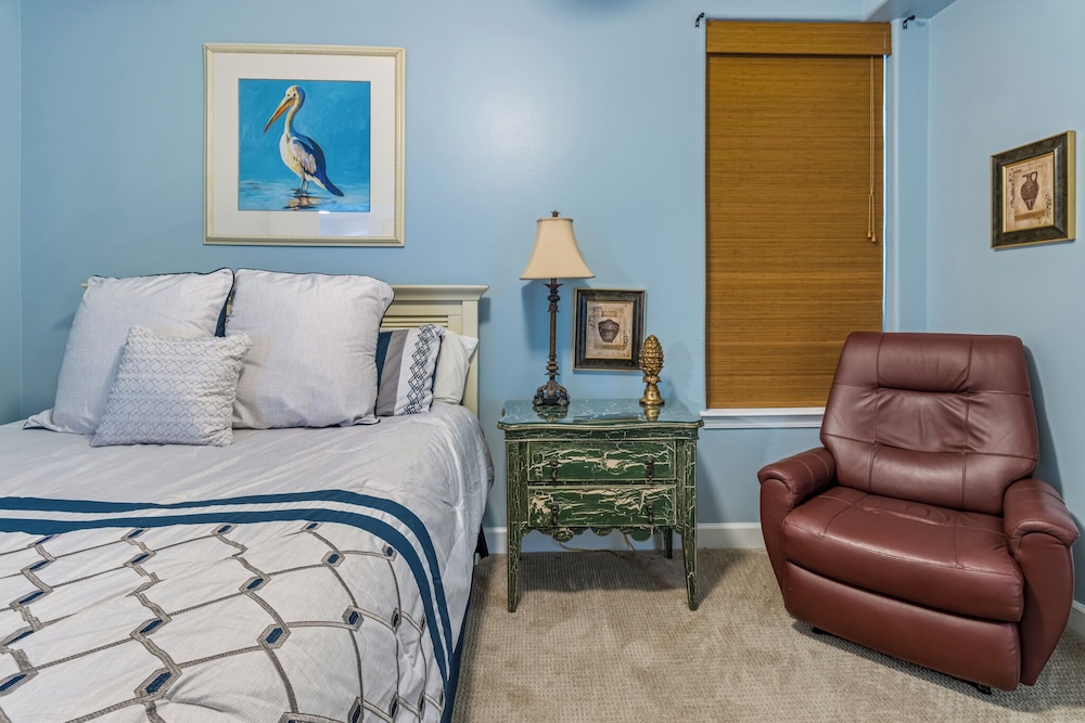 Legacy Key #203 by Southern Vacation Rentals