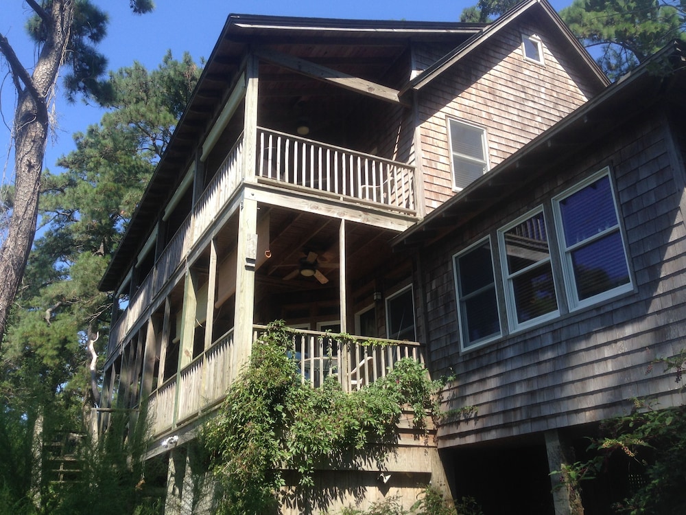 Cypress Moon Inn