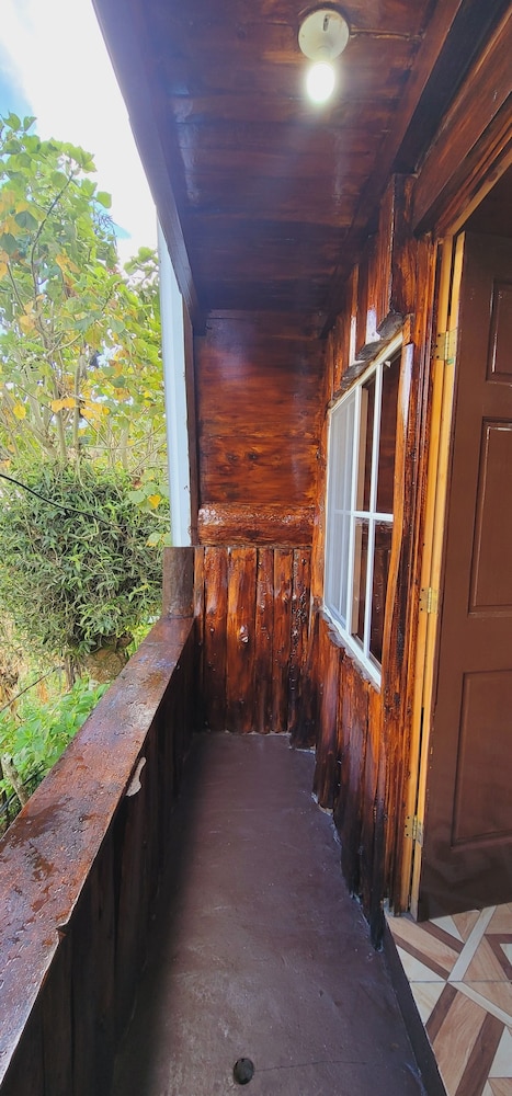 Hostal El Pital Lecho de Flores