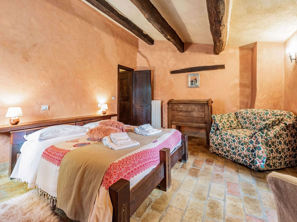 Cozy Cottage With Pool in Assisi view 5