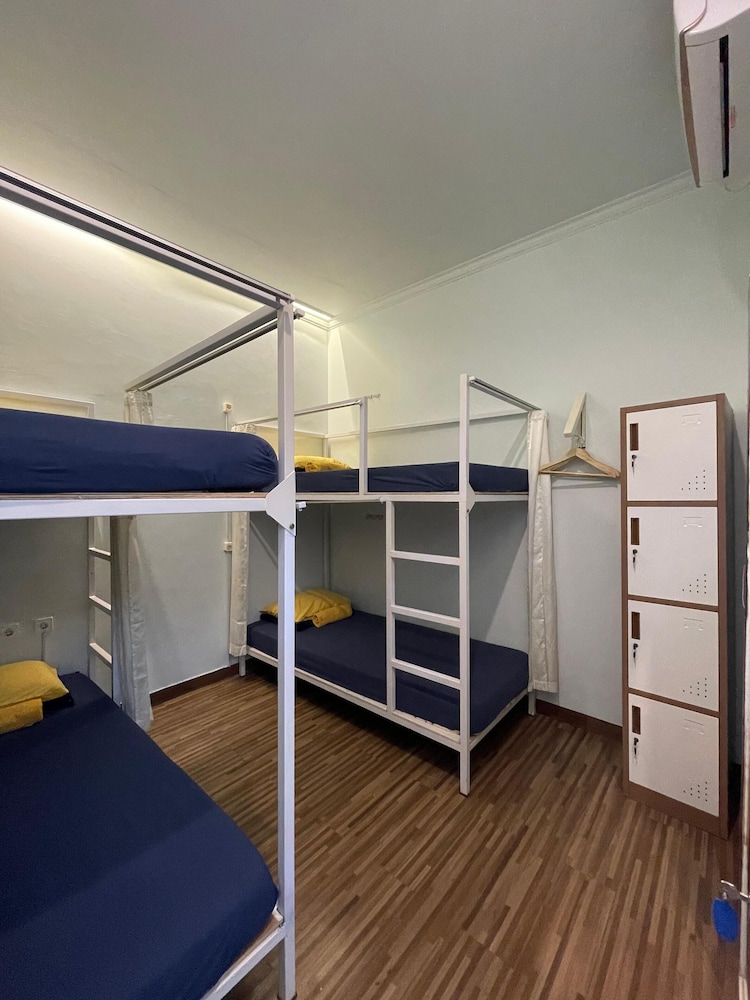 ROOM Ijen Hostel