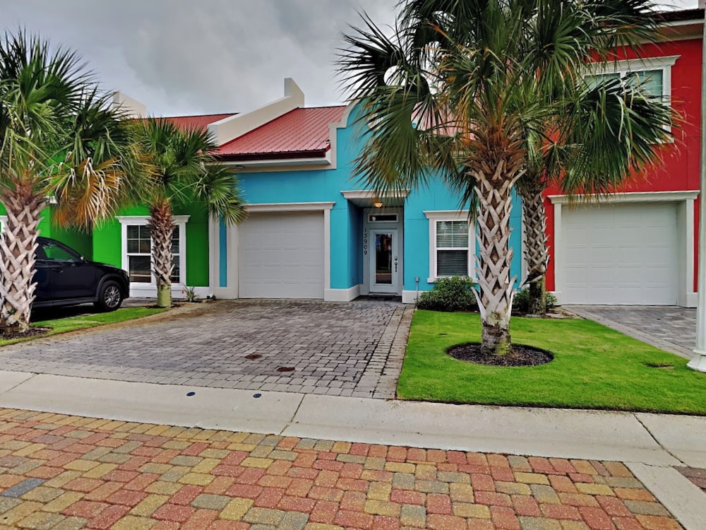 Banana Bay Townhome #13909 by Southern Vacation Rentals