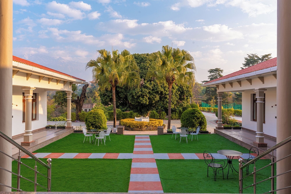 Seclude Tea Estate Palampur