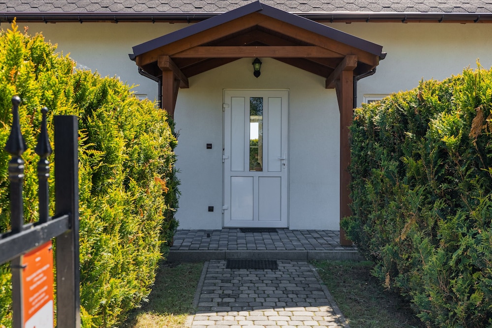 Holiday Houses Muschel by Renters view 3