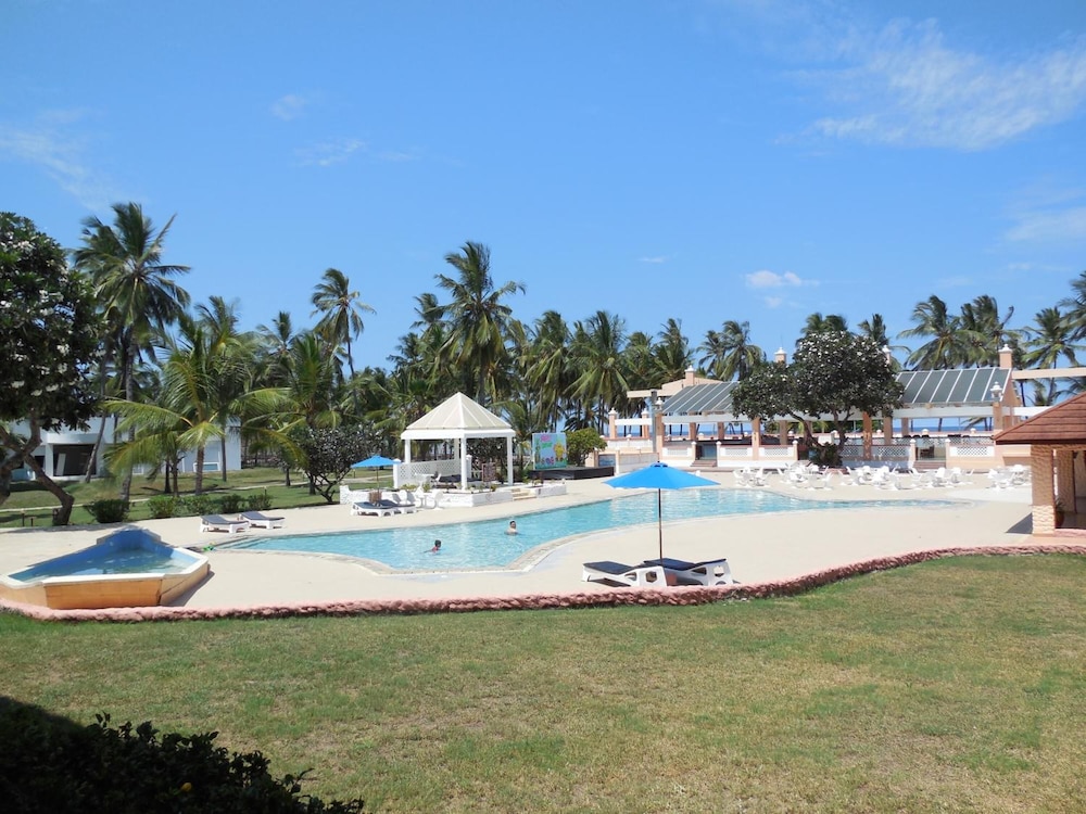 Sun N Sand Beach Resort