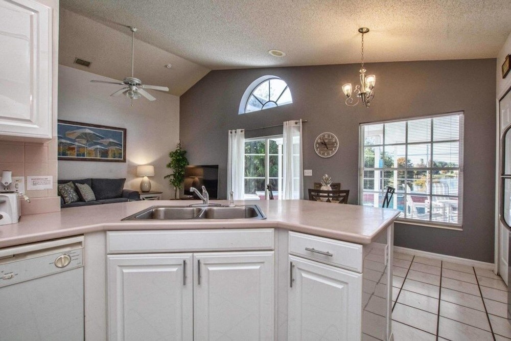 Beautiful Waterfront Home Close To Disney!large Spacious Layout, Pool & Wifi 4 Bedroom Home