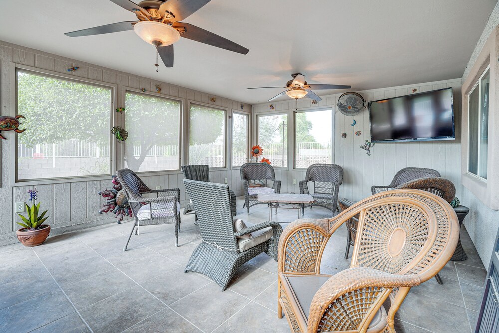 Close to Golf: Sun City Escape w/ Furnished Porch!