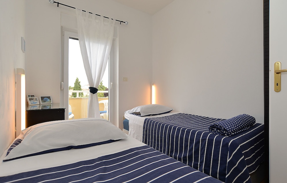Apartment 1782 view 4