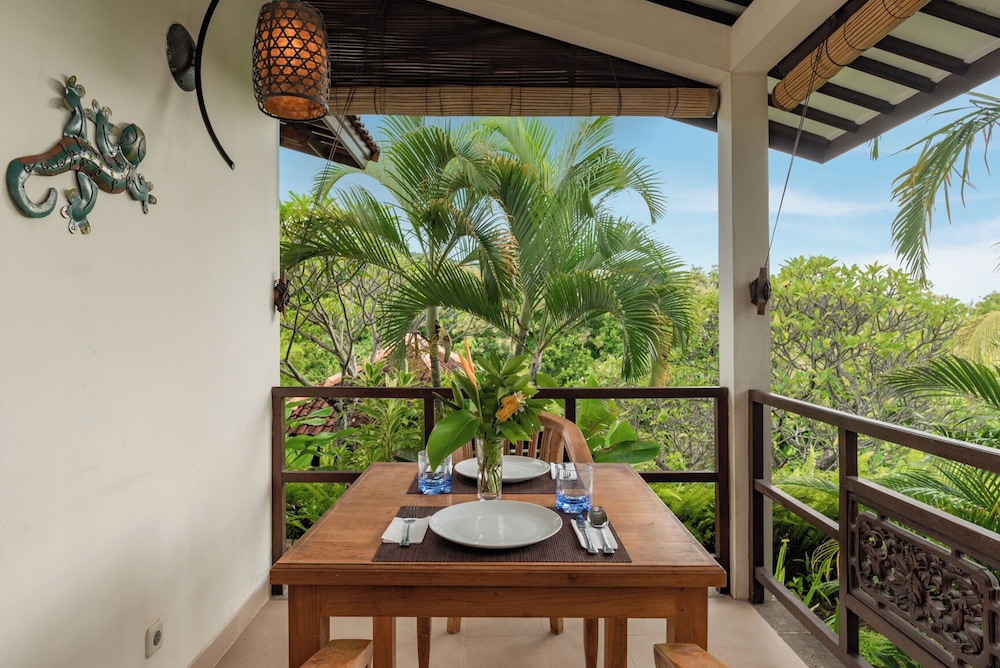 Alamanda Lovina Resort