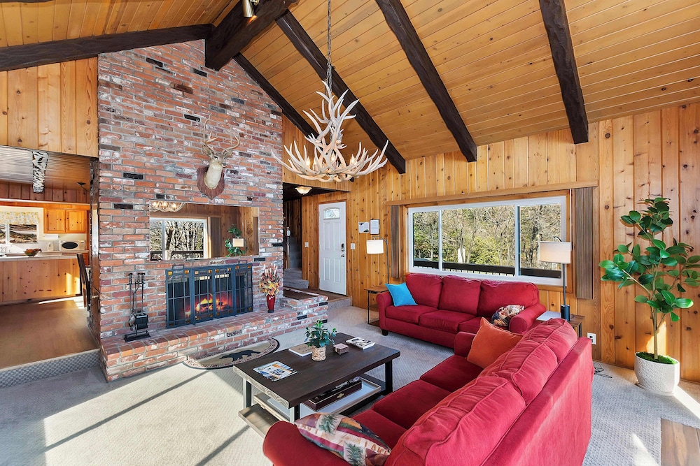 Acorn Acres Lake Views for 8