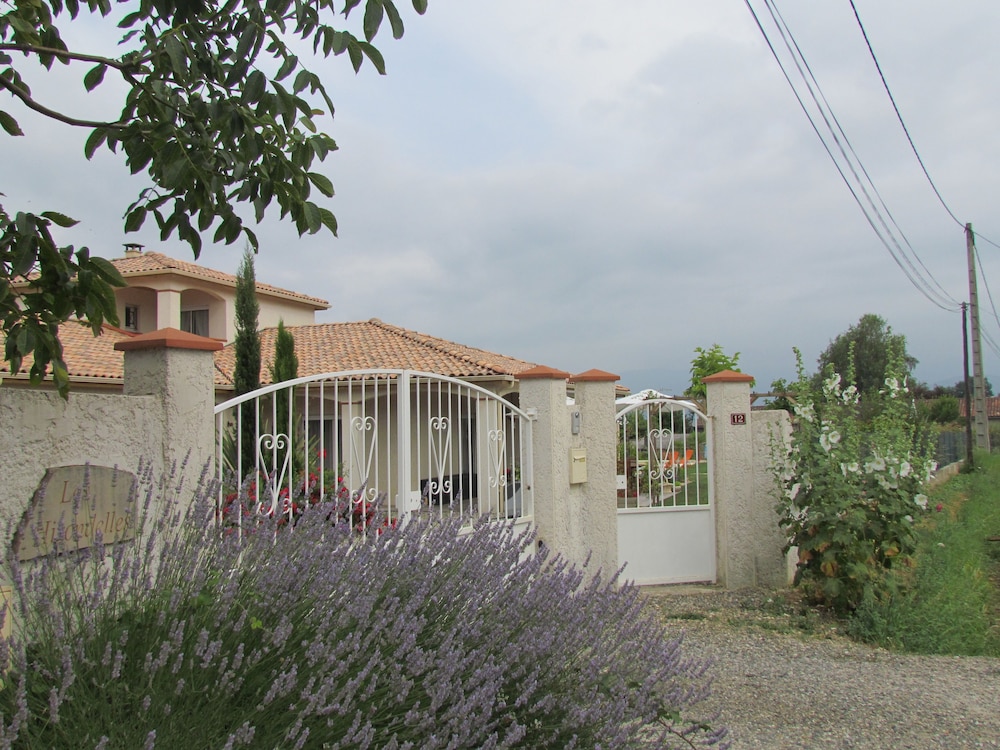Les Hirondelles