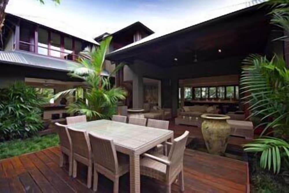 26 Beachfront Mirage - Image 1