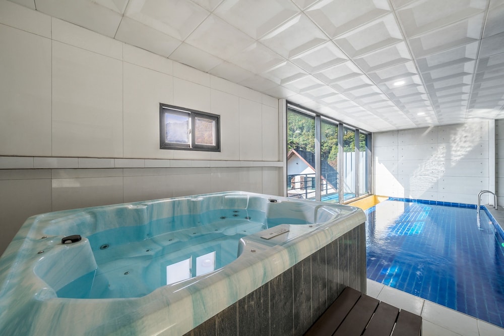 Yangpyeong Seulburg Private Poolvilla