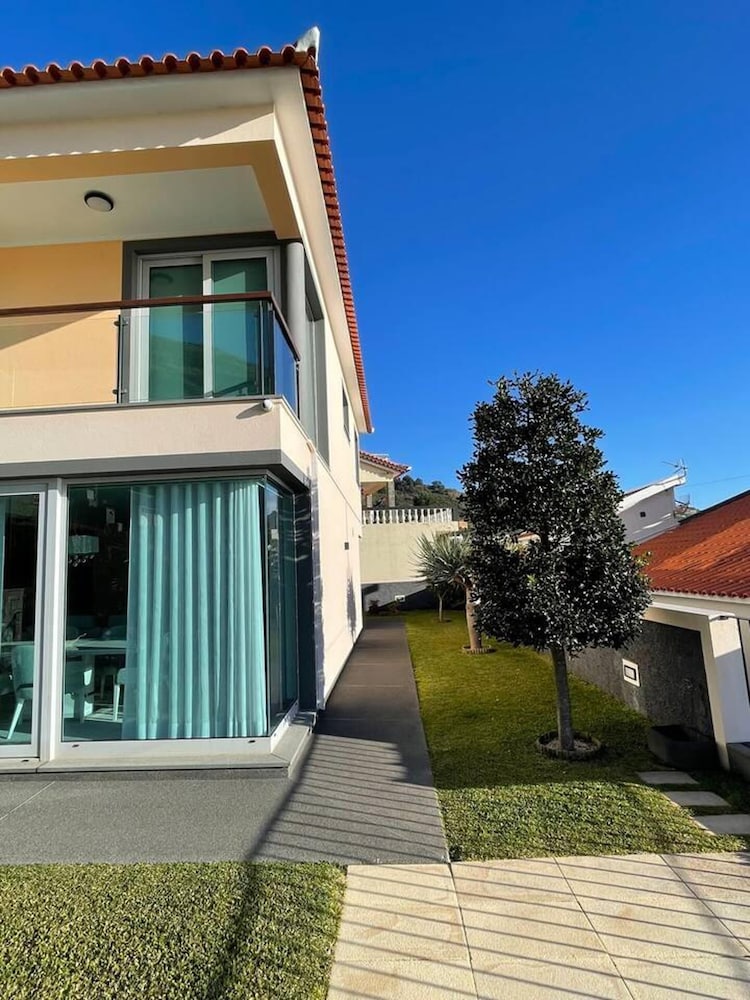 Beautiful 3-bed House in Arco da Calheta view 3