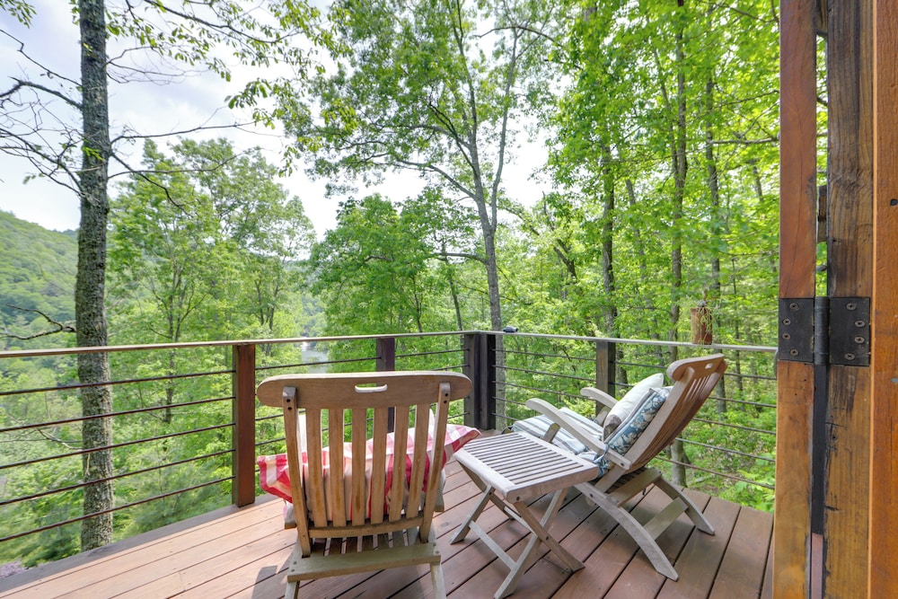 Waterfall Views - 'blue Ghost' Cabin in Cullowhee!