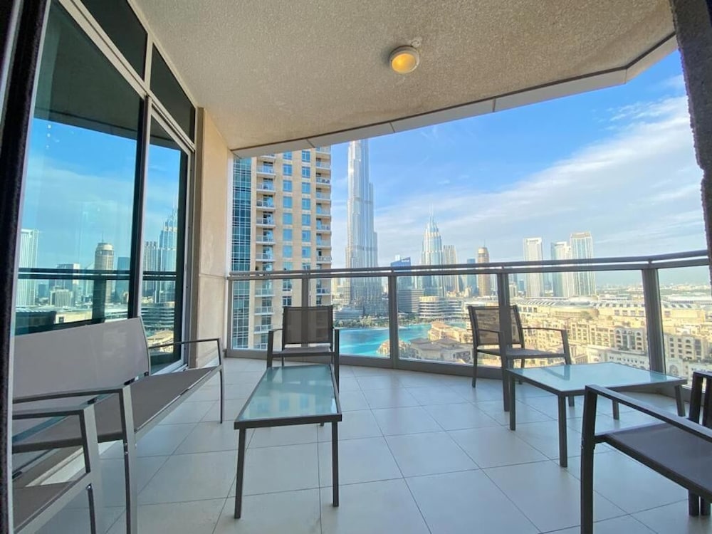 Durrani Homes - The Residences 5BR Besides Dubai Mall with Burjkhalifa and Fountain view