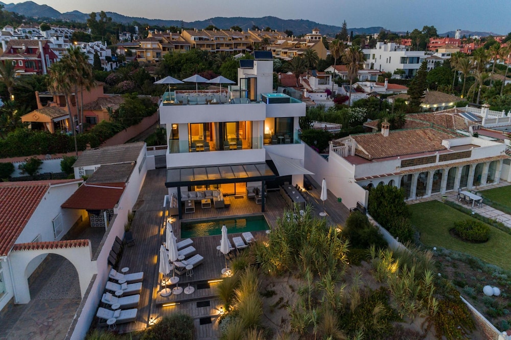 Villa Frontline Beach Costabella - Marbella