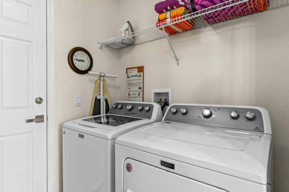 Oak Island Gem Cozy 4br Pool Home Near Disney 4 Bedroom Villa