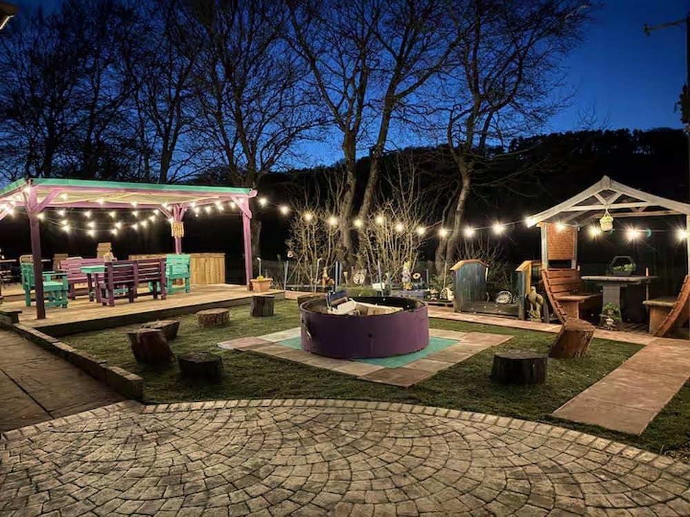 Shottskirk 5-bed Farmstay, Sleeps 13 With Hot Tub