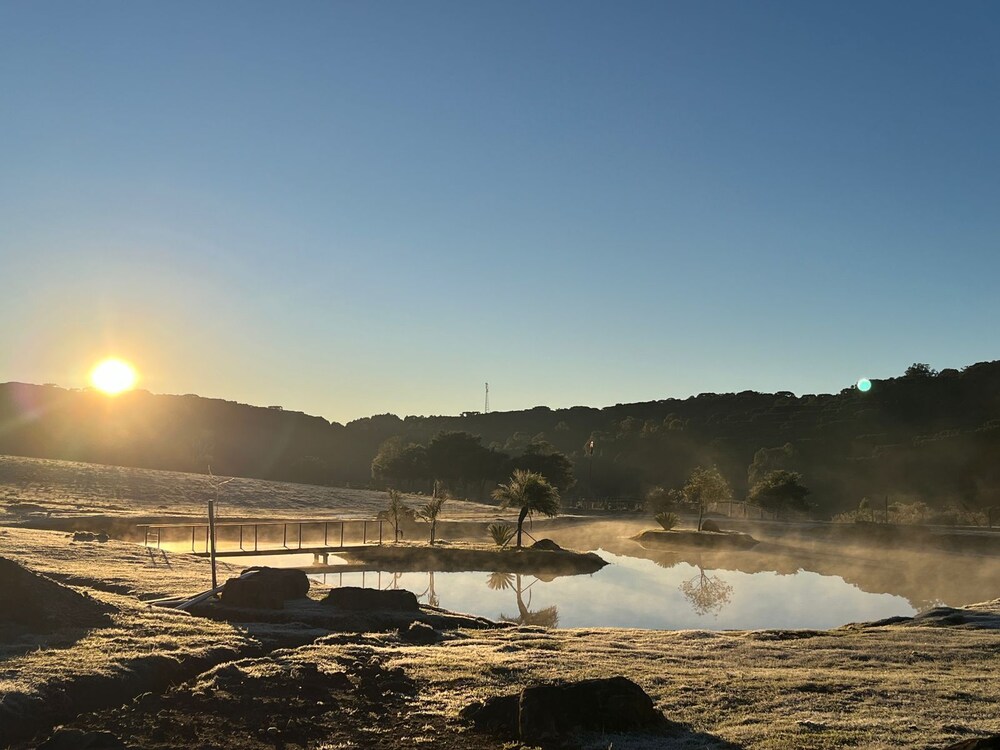 Celeiro Lake Village