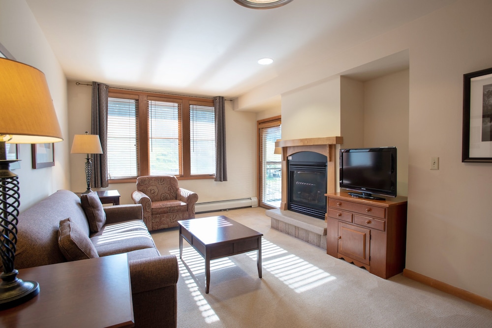 Winter Park Resort Lodging - Zephyr Mountain Condos