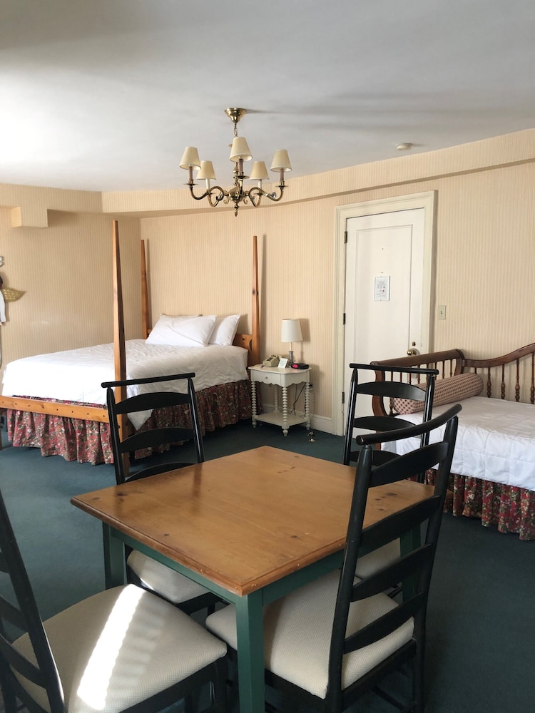 Beekman Arms and Delamater Inn