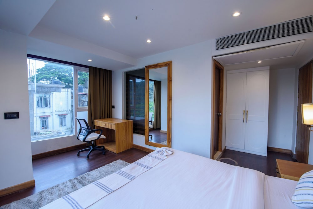 Emerald Hotel