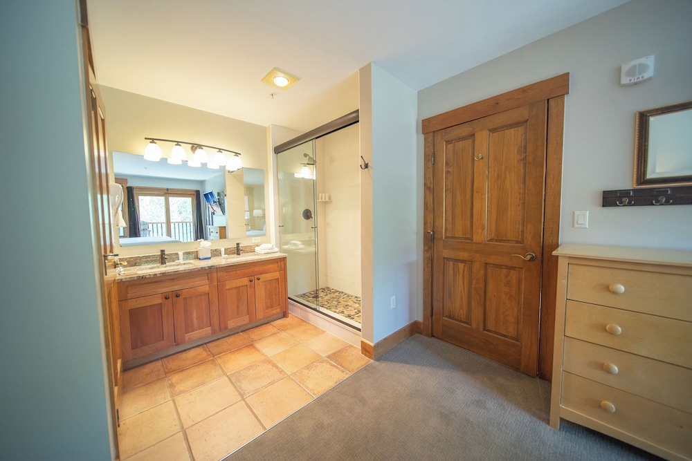 Summit County Vacations - Springs 8893 by SummitCove Vacation Lodging - Property Image 93