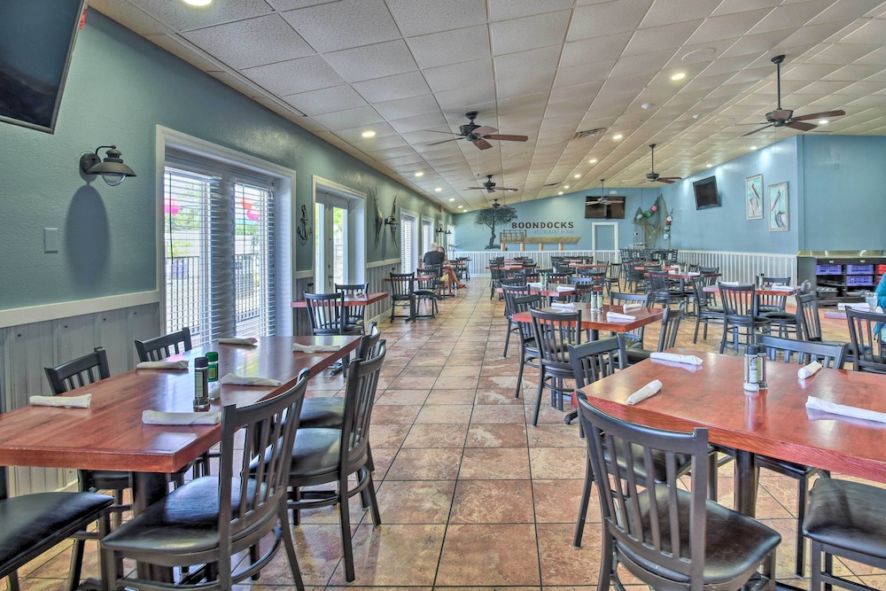 Sarasota Home w/ Full Resort Amenity Access!