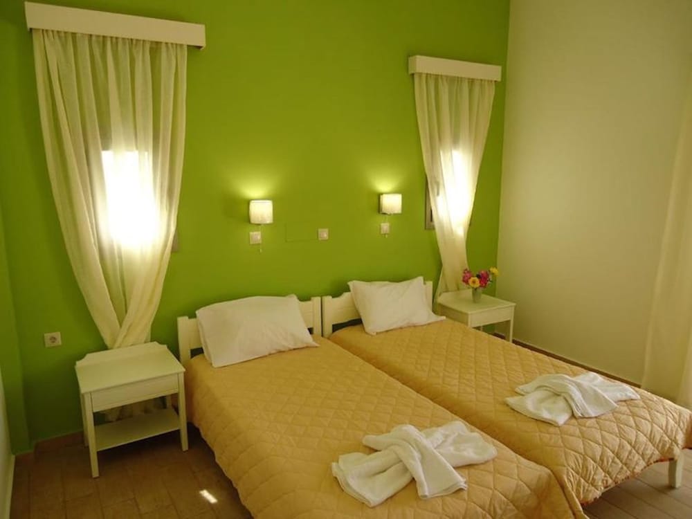 Two Three Bedroom Apt- Sea View Swimming Pool view 2
